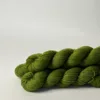 Unik Garn 2-trådet merinogarn med flot maskebillede og naturlig elasticitet. 100 procent superwash Falkland merino